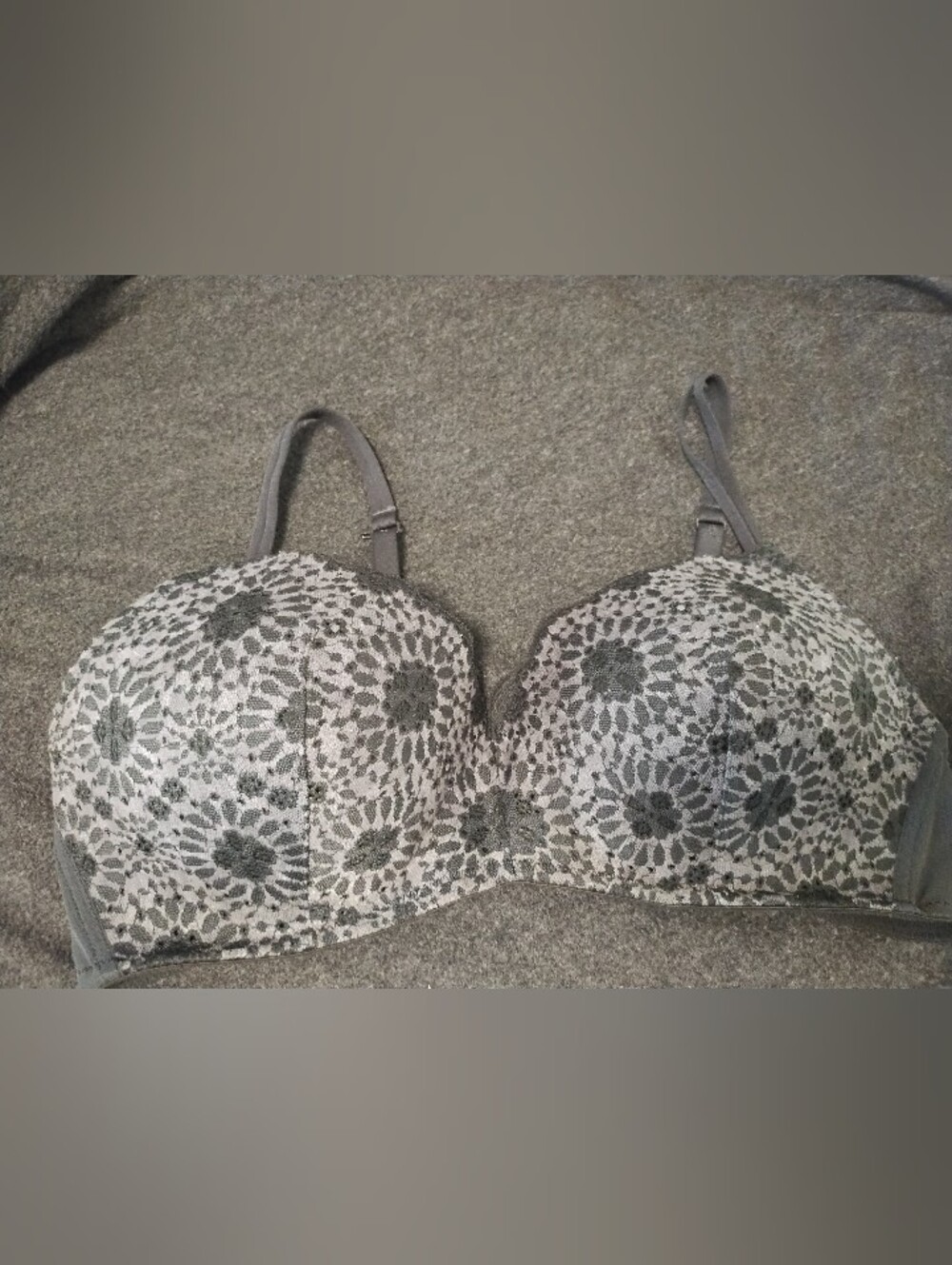 Aerie 36D Wireless Lighly Padded Lacey 2 Prong Bra Option To Cross Straps